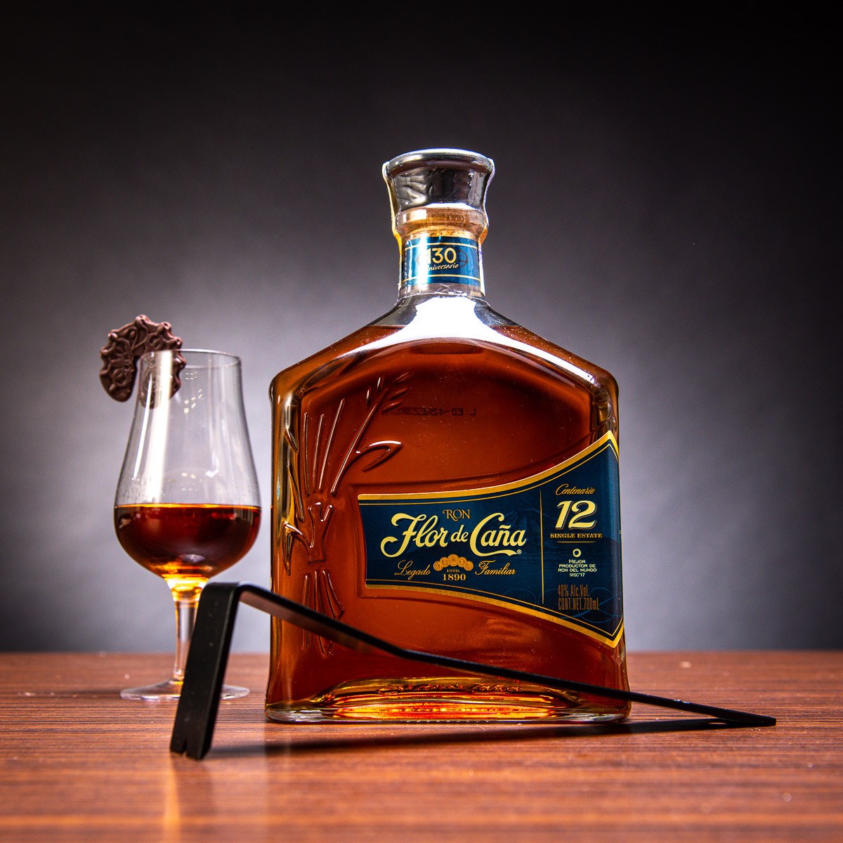 Bedna s rumem Flor de Cana XXL