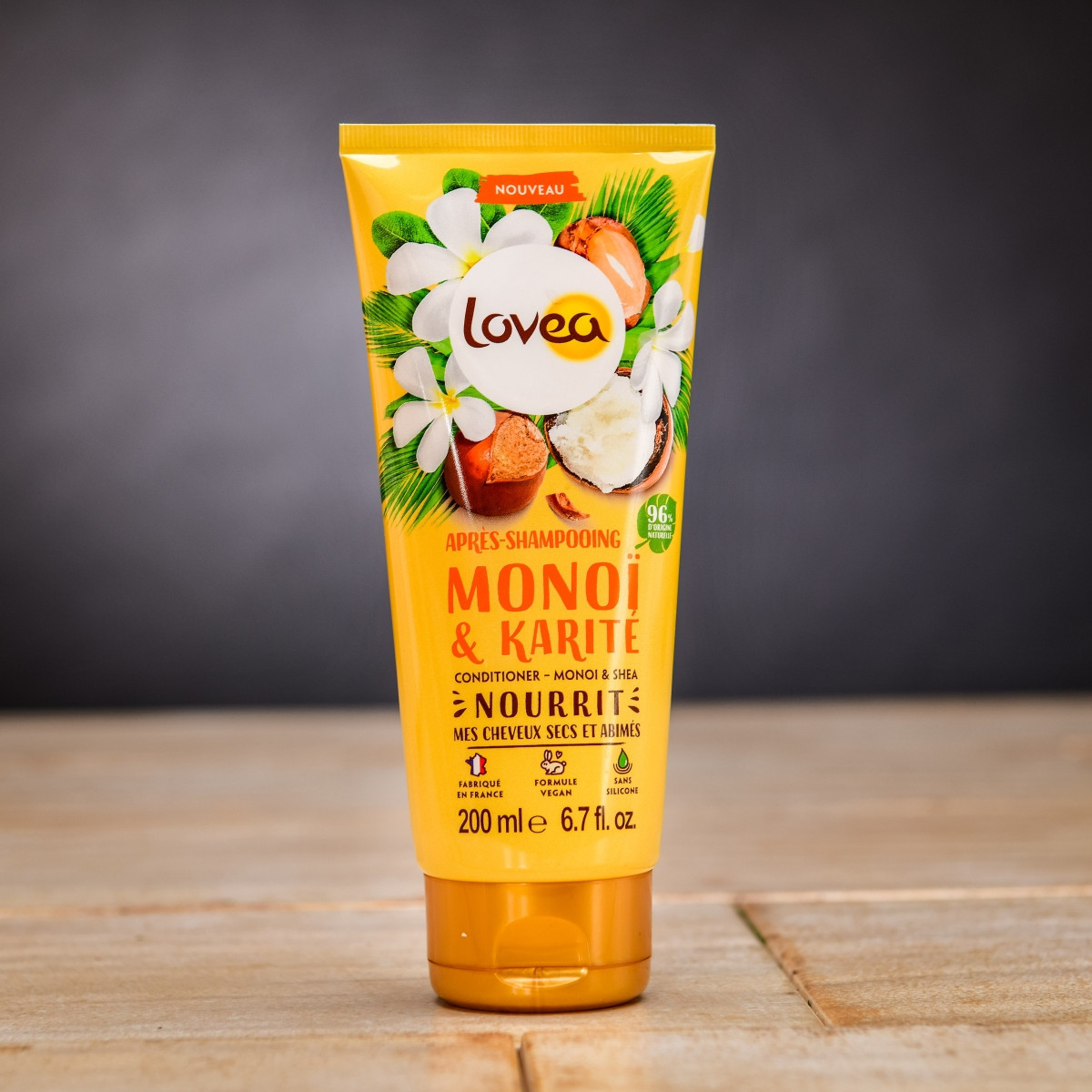 Kondicionér Lovea s bambuckým máslem a monoi pro suché a poškozené vlasy 250 ml
