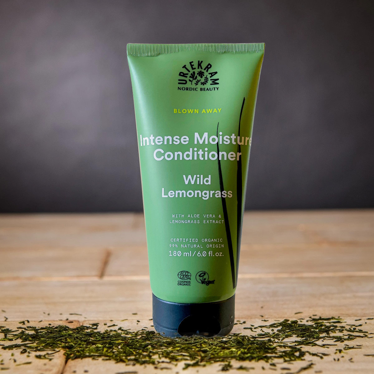 Loveboxeo plné kvalitní kosmetiky Verbena a Green Matcha