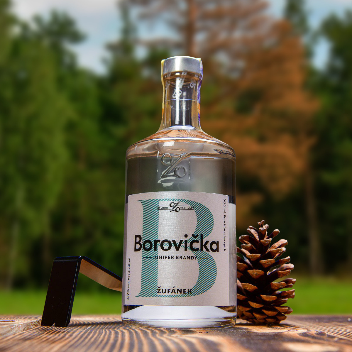 Bedna s borovičkou