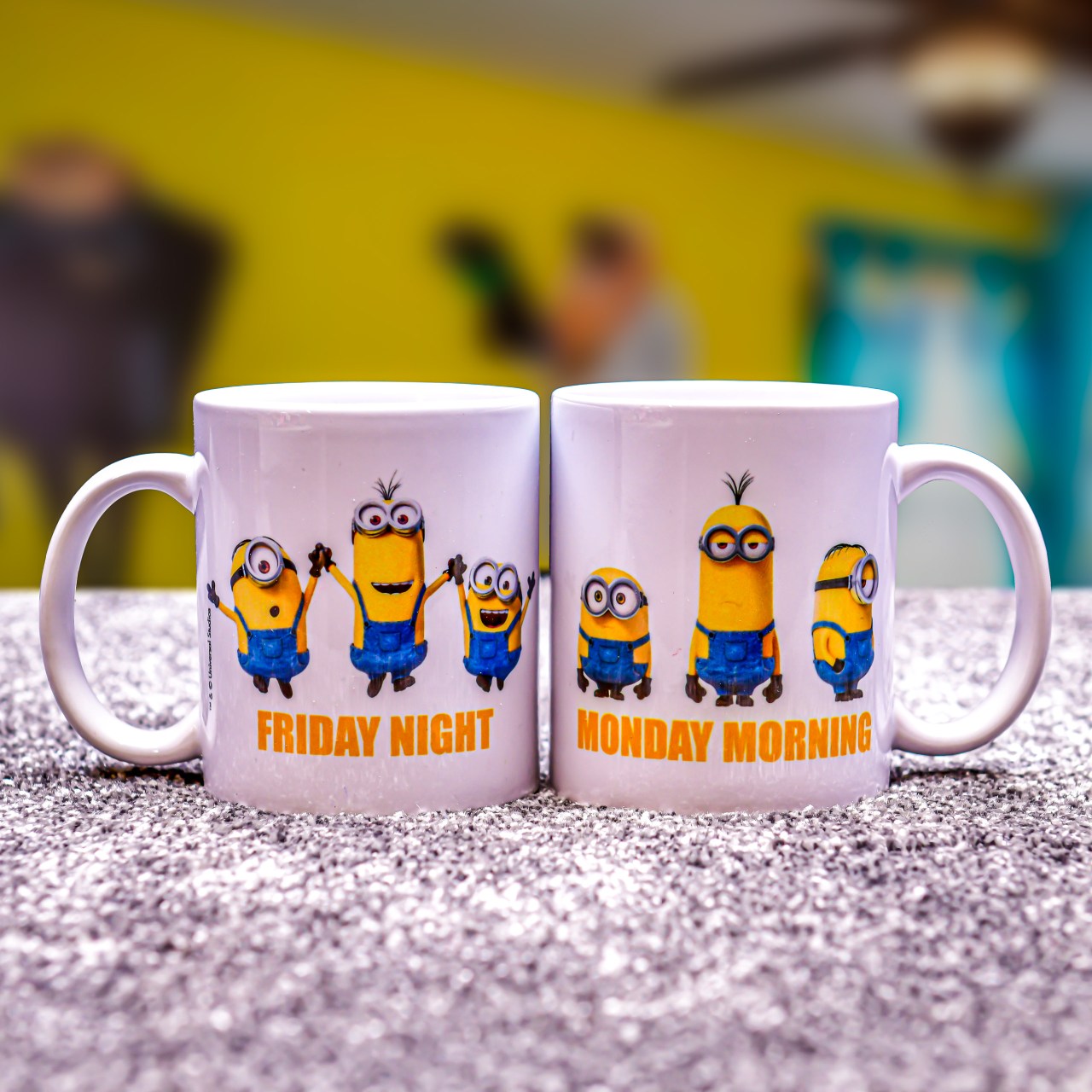 Keramický hrnek MINIONS - Friday vs. Monday 320 ml