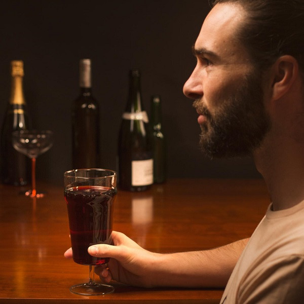 Pint-O-Wine Glass (1002062)