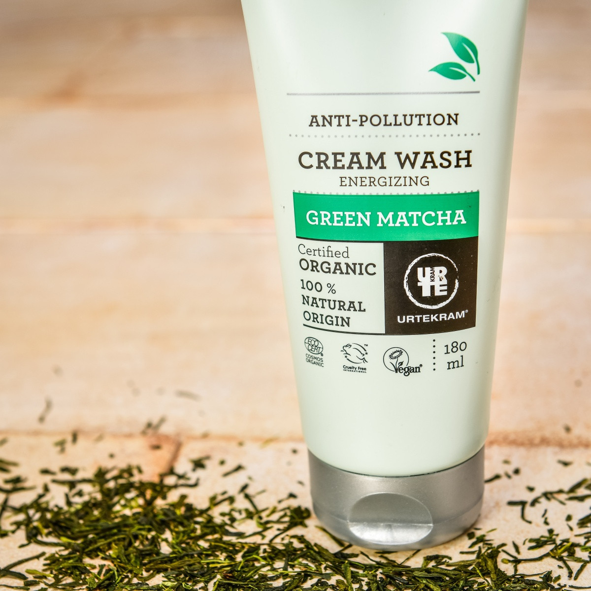 Ochranný BIO sprchový krém Urtekram s japonskou matchou 180 ml