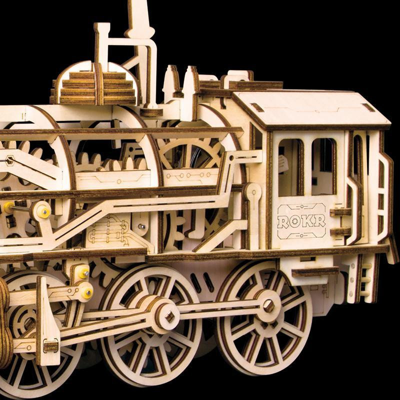 Dřevěný model lokomotivy