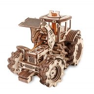 Dřevěný 3D model traktoru